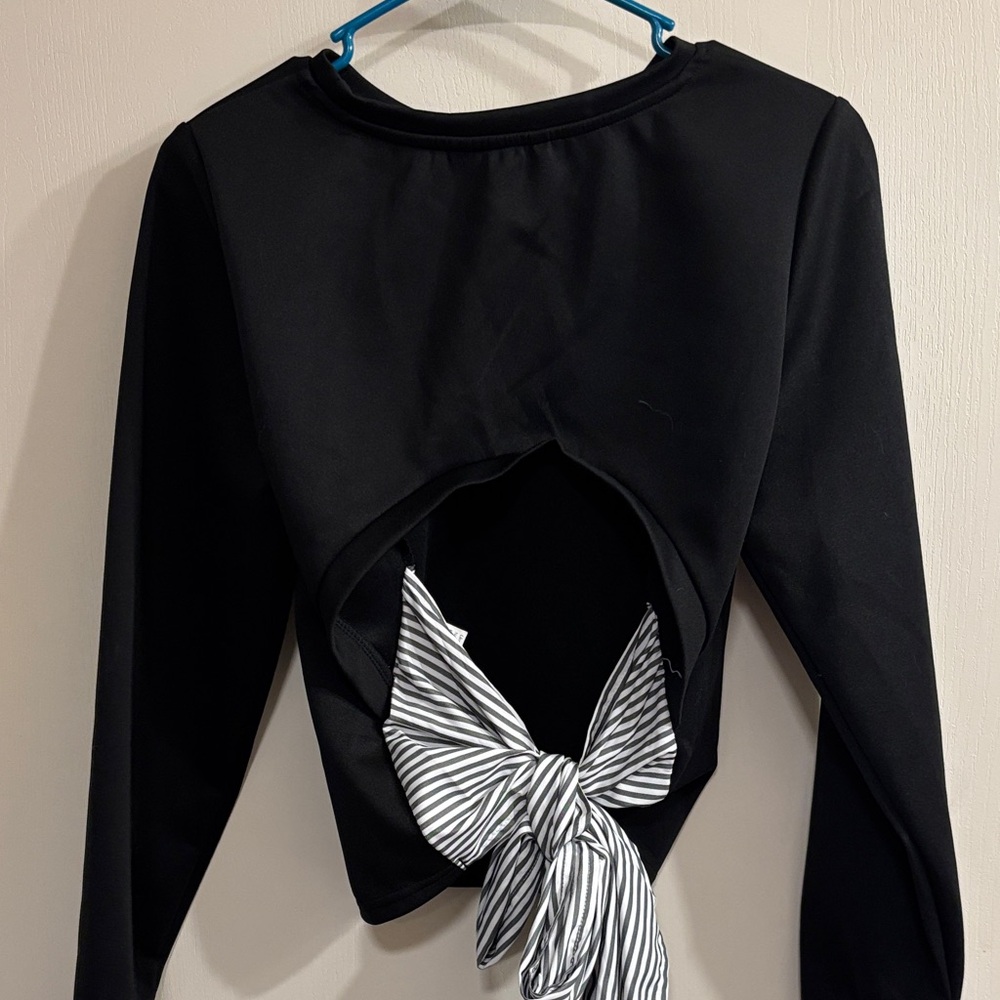SHEIN Black Long Sleeve Crop Top - Picture 2 of 2